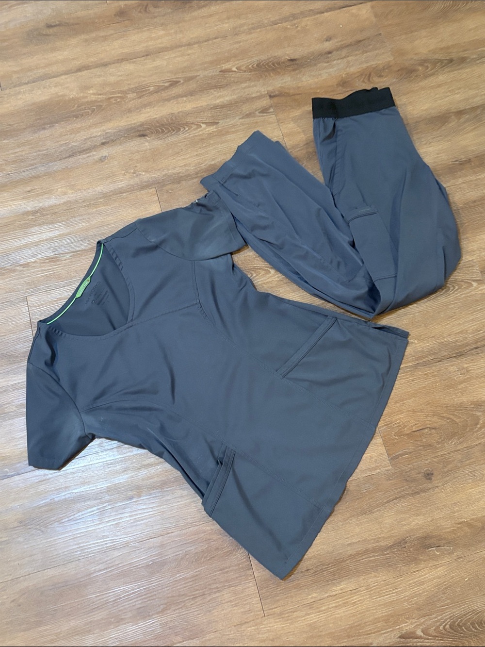 Healing hands Women's Gray Scrub Set size small